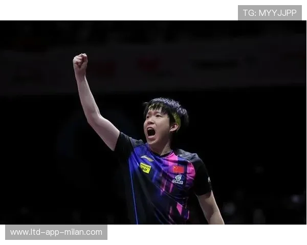 王楚钦休战观察，仍忙于场边指导